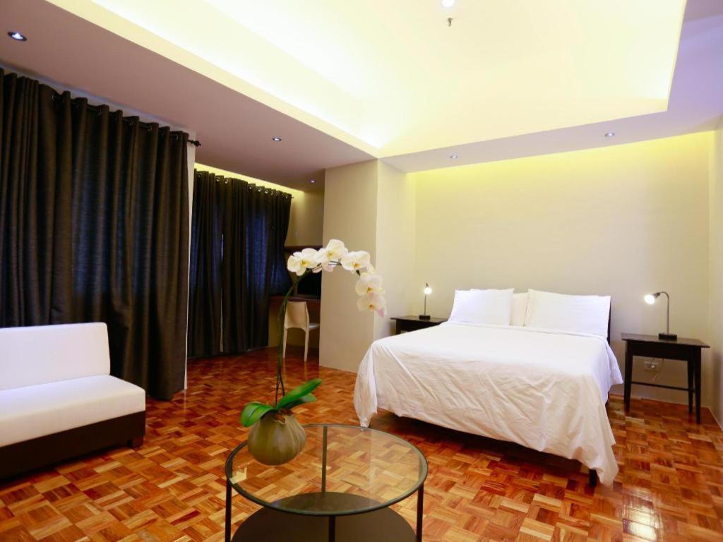 The Victor Hotel Makati City Zewnętrze zdjęcie