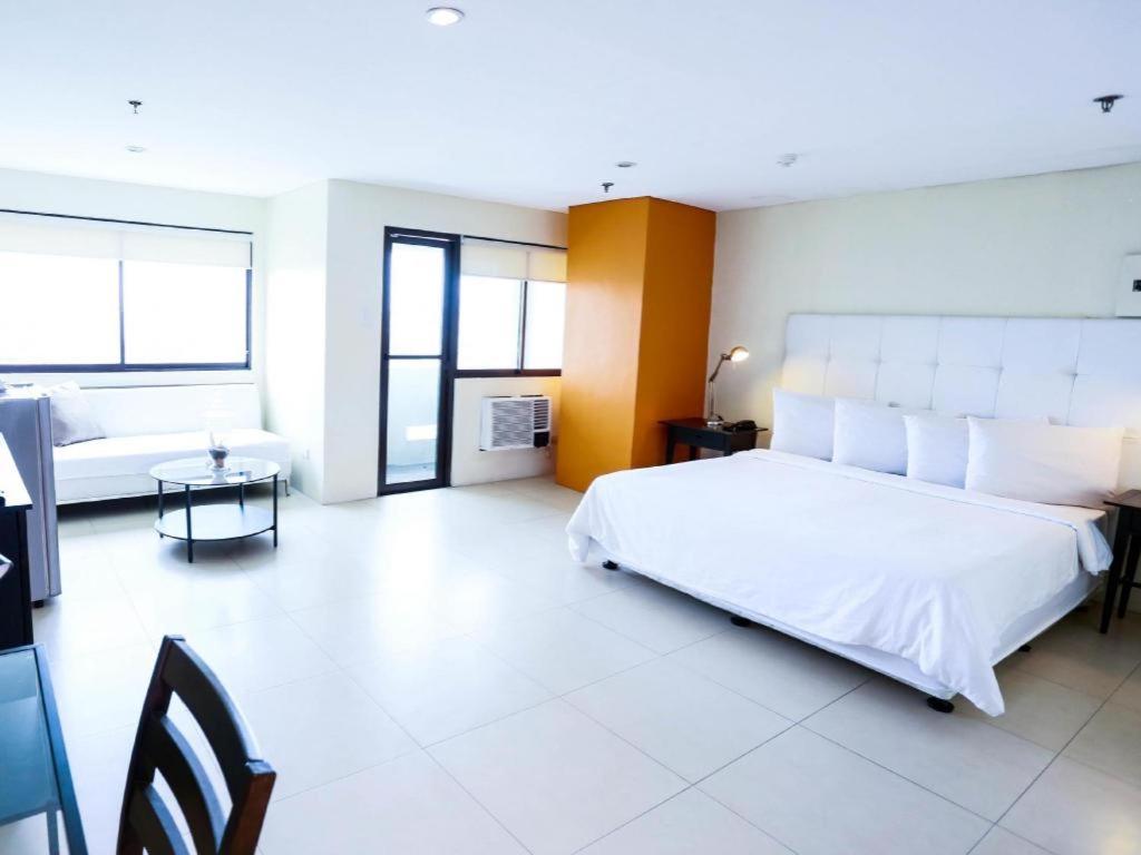 The Victor Hotel Makati City Zewnętrze zdjęcie
