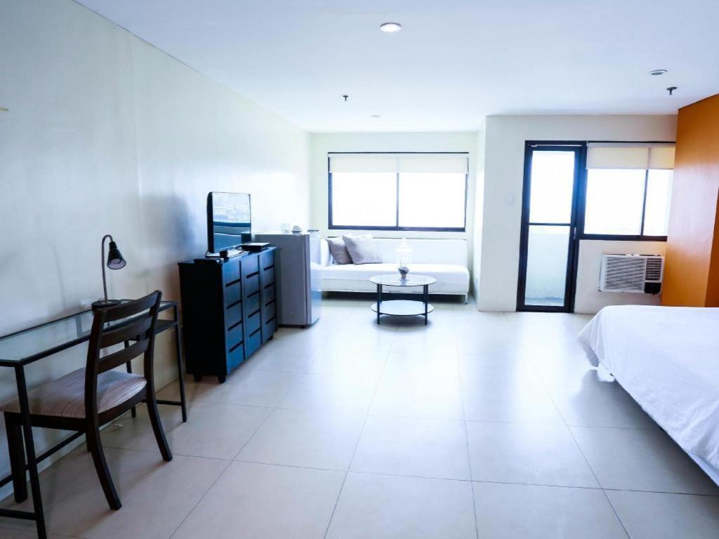 The Victor Hotel Makati City Zewnętrze zdjęcie